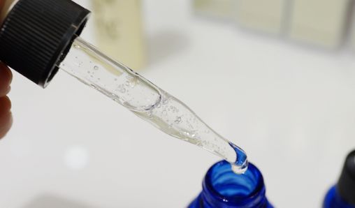 比10級磨皮更好用的東西 攻克月球表面的滴管護膚秘籍